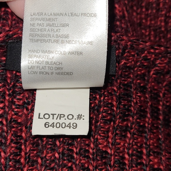 Tribal Maroon Scoop Neck Sweater SIZE MEDIUM - Picture 8 of 9